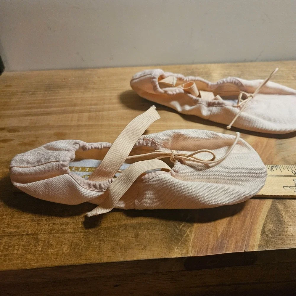 Bloch Pink Canvas Ballet Slippers Girls Size 1.5 D Split Sole Dance Shoes